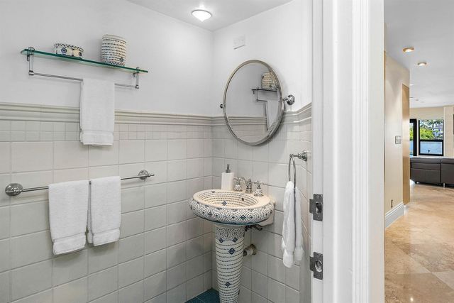 1005 Bel Air Drive 5, Highland Beach, FL 33487