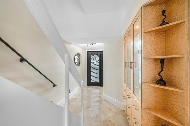 1005 Bel Air Drive 5, Highland Beach, FL 33487