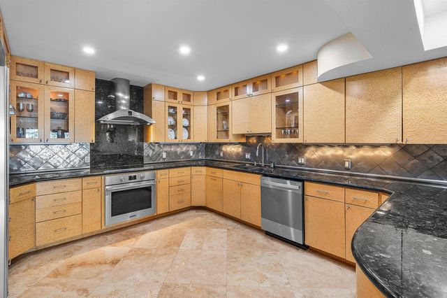 1005 Bel Air Drive 5, Highland Beach, FL 33487