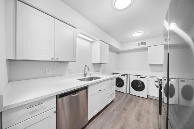 353 N Post Oak Lane 729, Houston, TX 77024