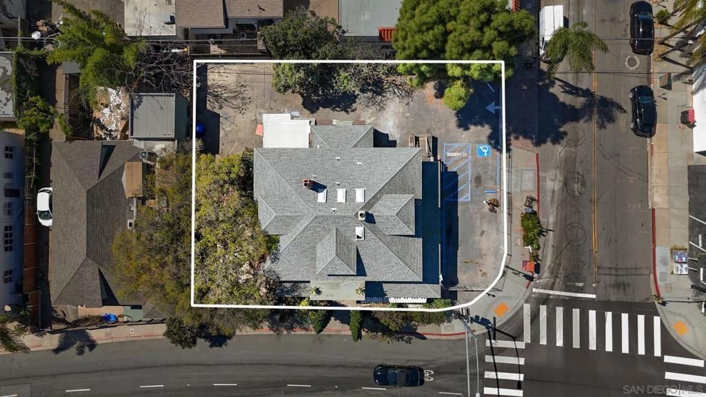 Image 5 of property listing at 3690 6Th Ave, San Diego, CA 92103