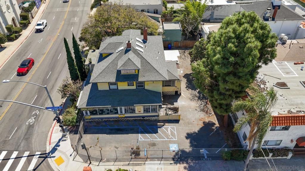 Image 6 of property listing at 3690 6Th Ave, San Diego, CA 92103