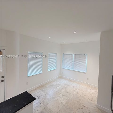 905 SE 2nd Ct B, Fort Lauderdale, FL 33301