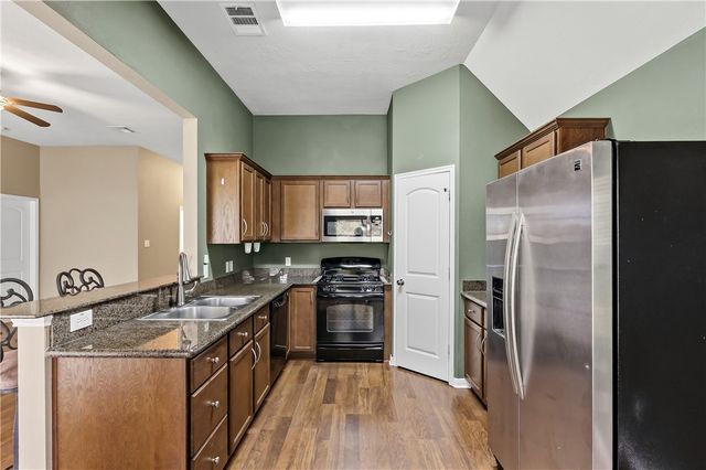 2067 Mountain Wind Loop, Bryan, TX 77807