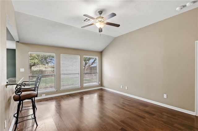 2067 Mountain Wind Loop, Bryan, TX 77807