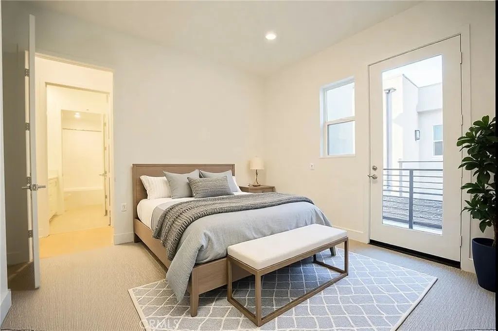 241 Proctor, Irvine, CA 92618