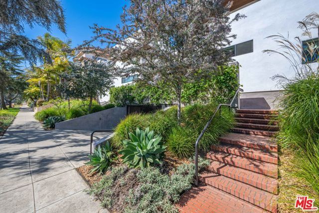 939 15th Street 9, Santa Monica, CA 90403