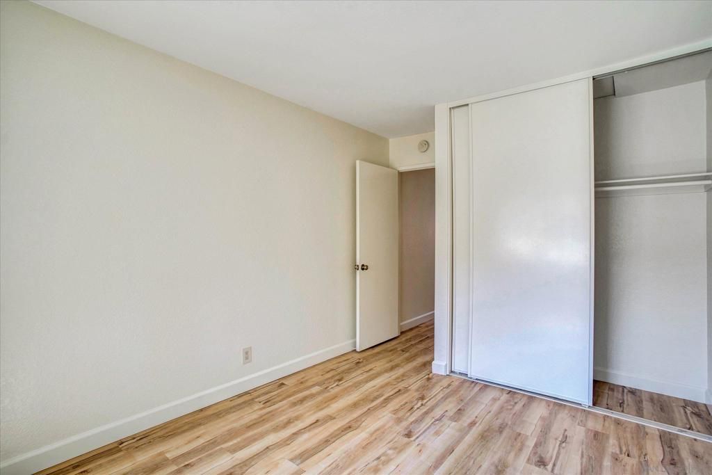 Image 26 of property listing at 4230 Porte De Palmas 43, San Diego, CA 92122