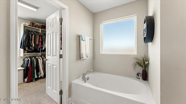 2712 Tallgrass Lane, Knoxville, TN 37932