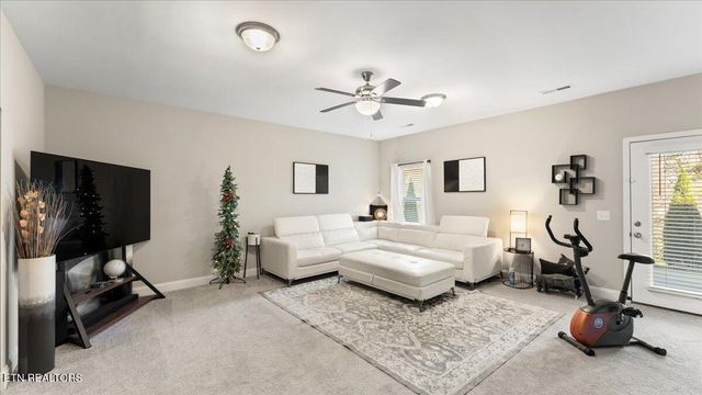 2712 Tallgrass Lane, Knoxville, TN 37932