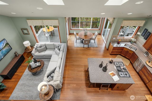 12025 210th Place SE, Issaquah, WA 98027