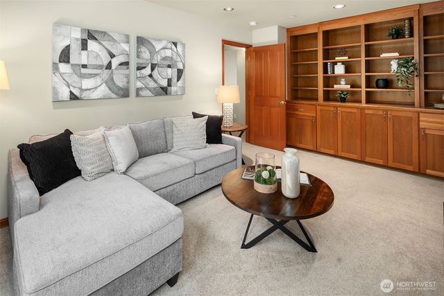 12025 210th Place SE, Issaquah, WA 98027