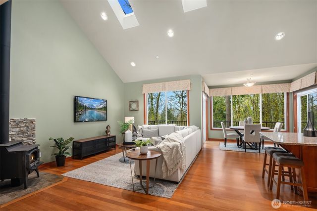 12025 210th Place SE, Issaquah, WA 98027