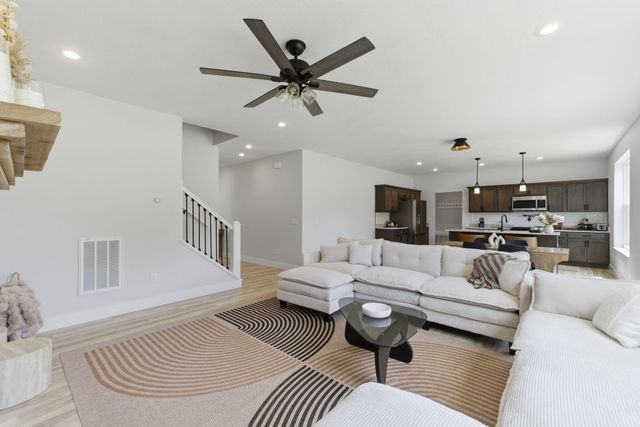 5341 S Dayton Avenue, Springfield, MO 65810