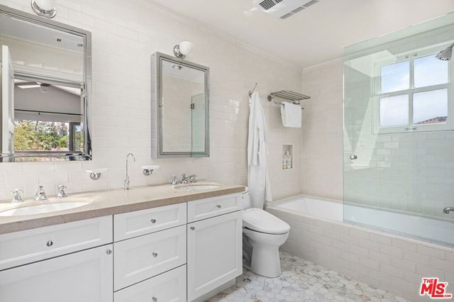 449 Westbourne Drive, West Hollywood, CA 90048