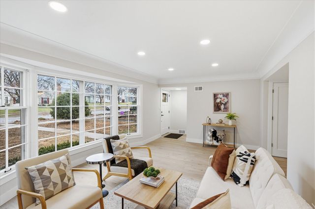 5829 12th Avenue S, Minneapolis, MN 55417