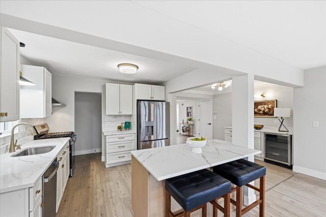 5829 12th Avenue S, Minneapolis, MN 55417