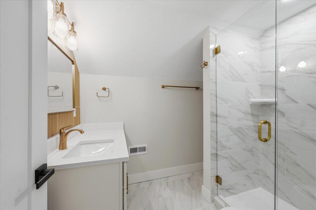 5829 12th Avenue S, Minneapolis, MN 55417