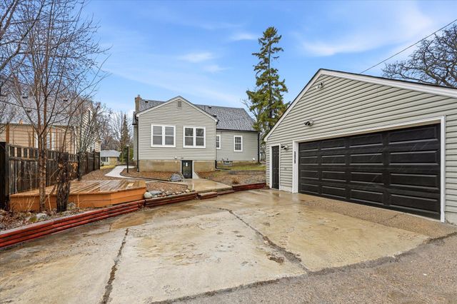 5829 12th Avenue S, Minneapolis, MN 55417