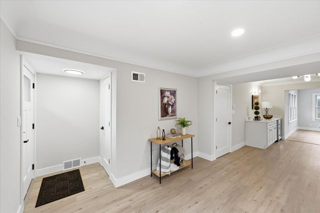 5829 12th Avenue S, Minneapolis, MN 55417