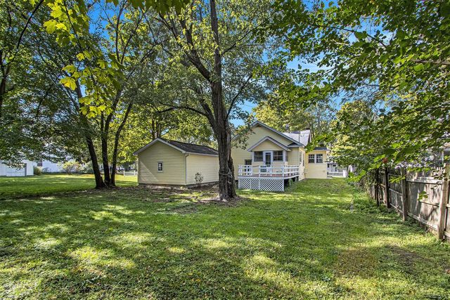 117 S Adams Street, Lawton, MI 49065