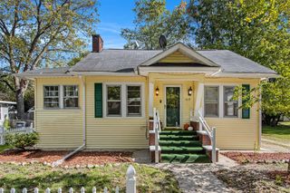 117 S Adams Street, Lawton, MI 49065