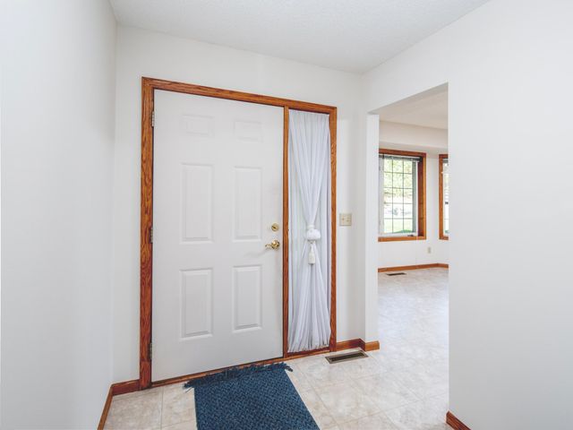 1630 Mackubin Street, Saint Paul, MN 55117