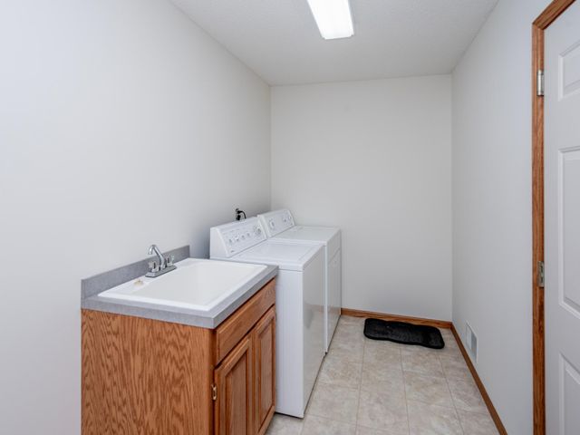 1630 Mackubin Street, Saint Paul, MN 55117