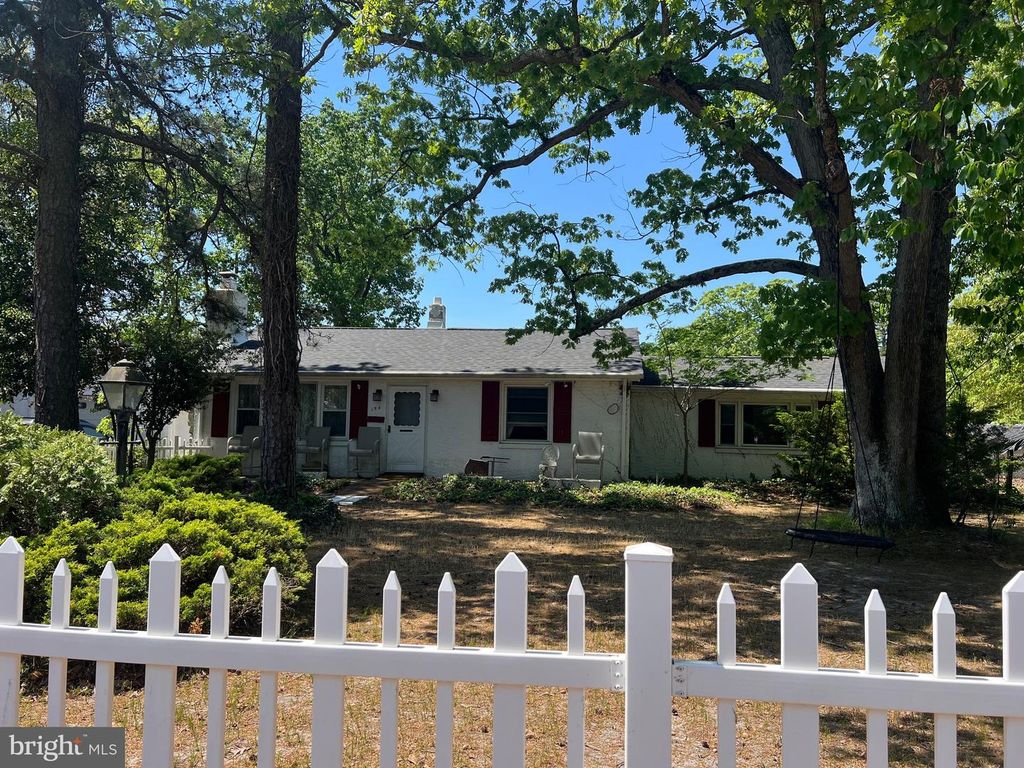 154 E BRANCH AVENUE, Pine Hill, NJ 08021