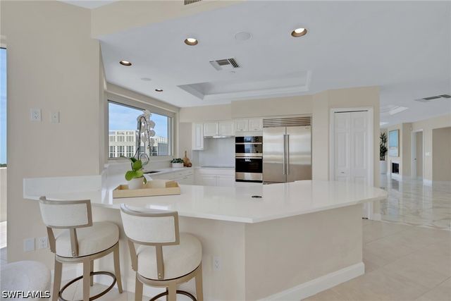 7117 Pelican Bay BLVD 16, Naples, FL 34108