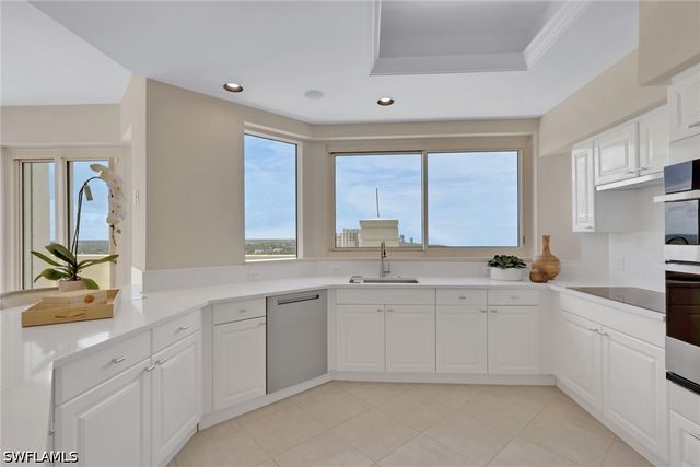 7117 Pelican Bay BLVD 16, Naples, FL 34108