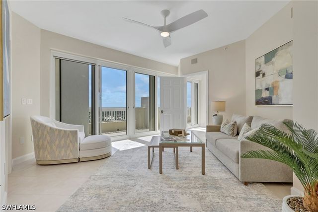 7117 Pelican Bay BLVD 16, Naples, FL 34108