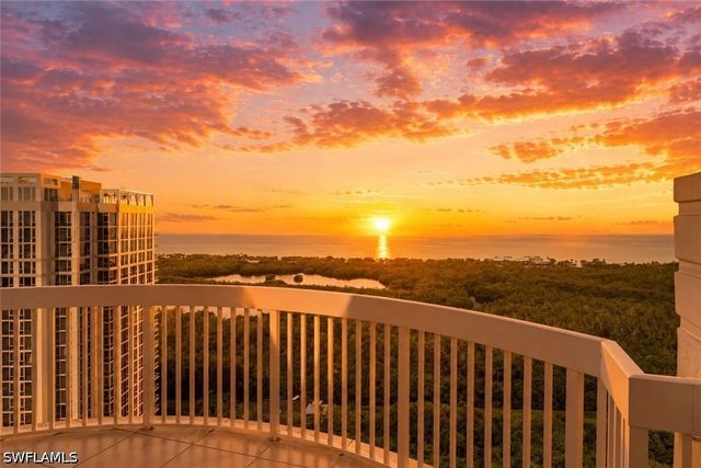 7117 Pelican Bay BLVD 16, Naples, FL 34108