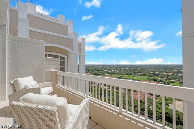 7117 Pelican Bay BLVD 16, Naples, FL 34108