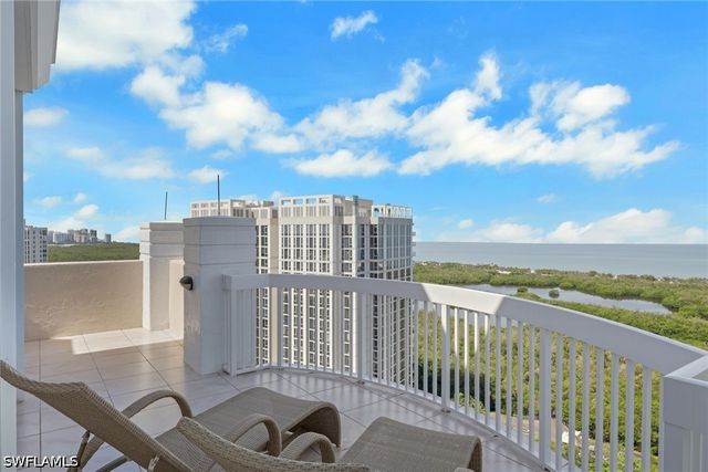 7117 Pelican Bay BLVD 16, Naples, FL 34108