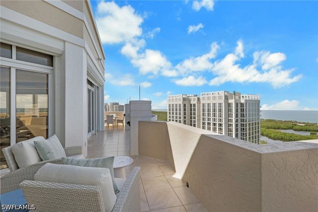 7117 Pelican Bay BLVD 16, Naples, FL 34108
