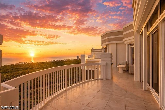 7117 Pelican Bay BLVD 16, Naples, FL 34108