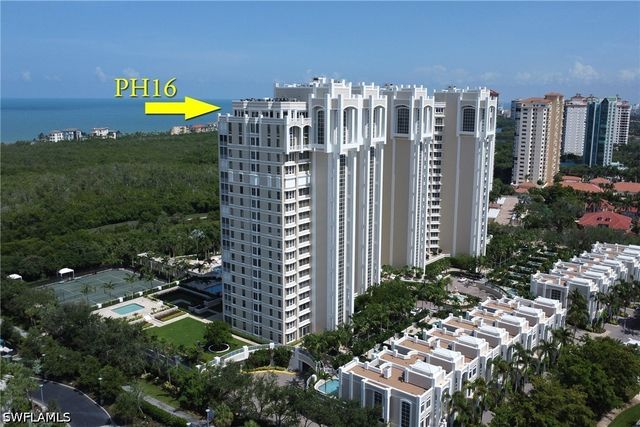 7117 Pelican Bay BLVD 16, Naples, FL 34108