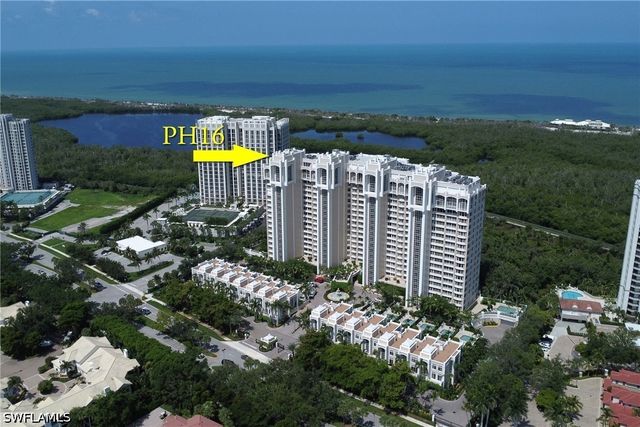 7117 Pelican Bay BLVD 16, Naples, FL 34108