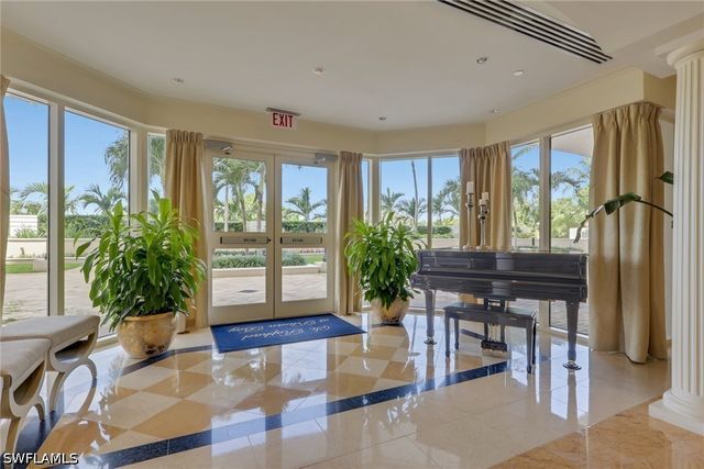 7117 Pelican Bay BLVD 16, Naples, FL 34108