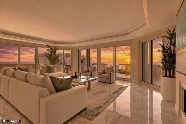 7117 Pelican Bay BLVD 16, Naples, FL 34108