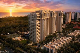 7117 Pelican Bay BLVD 16, Naples, FL 34108