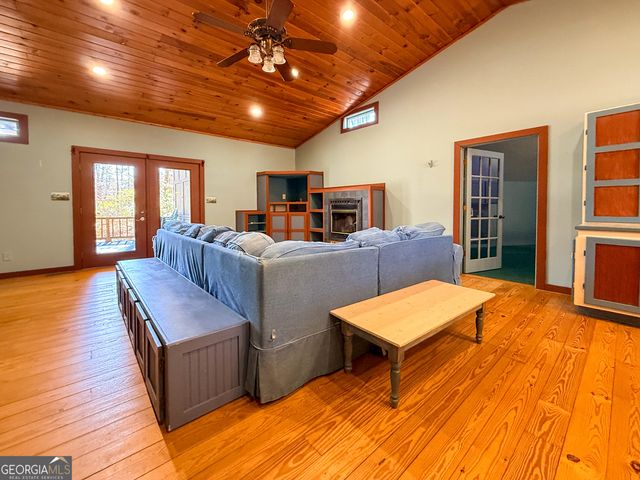 33 McNabb Lane, Clarkesville, GA 30523
