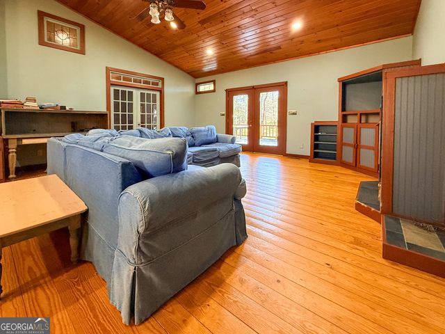 33 McNabb Lane, Clarkesville, GA 30523