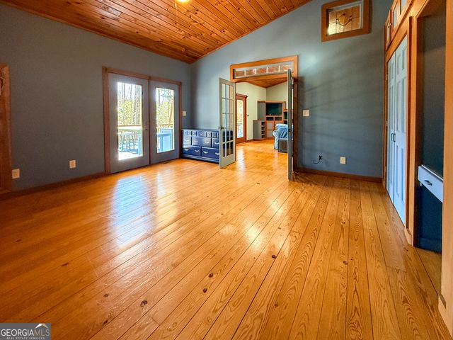 33 McNabb Lane, Clarkesville, GA 30523