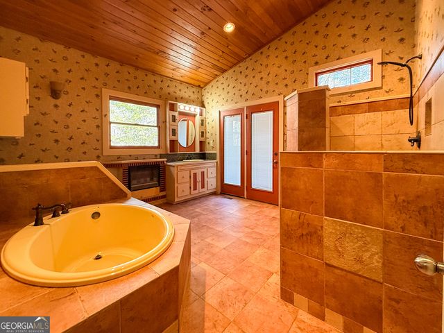 33 McNabb Lane, Clarkesville, GA 30523
