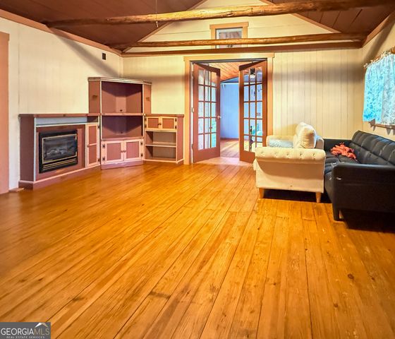 33 McNabb Lane, Clarkesville, GA 30523