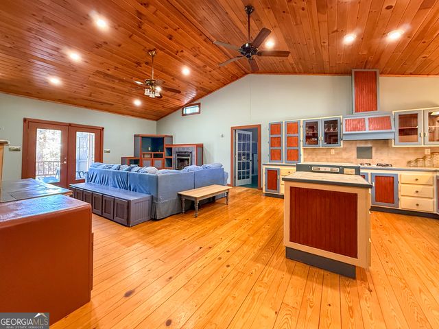 33 McNabb Lane, Clarkesville, GA 30523