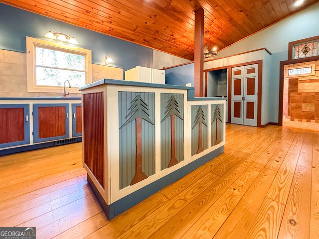 33 McNabb Lane, Clarkesville, GA 30523