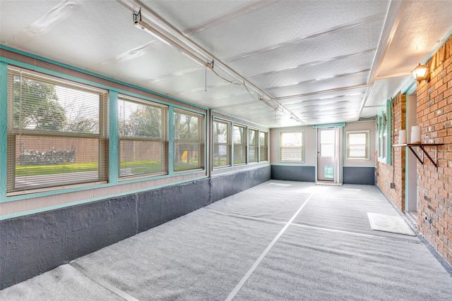 708 Vickie Drive, Azle, TX 76020